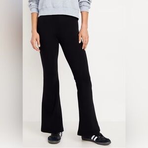 Old Navy Women’s Fleece Lined Black Flare Pants in size XS